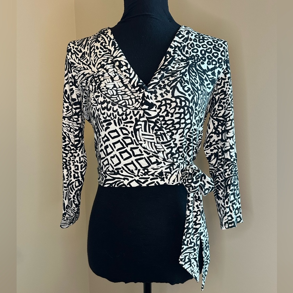 Lilly Pulitzer Wrap Top Black White Sz Small Blouse #439